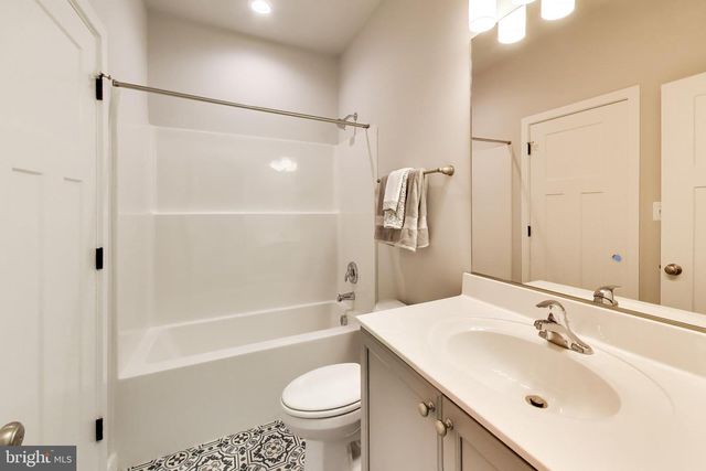 19166 N PORTO BELLO DR, Drayden, MD 20630