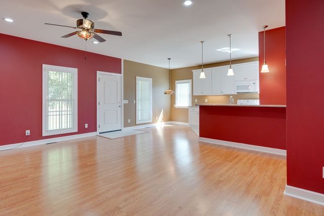 1136 Slaters Creek Rd, Goodlettsville, TN 37072
