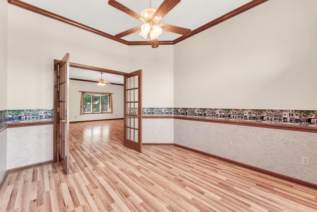 1152 W Woodhaven Street, Springfield, MO 65810