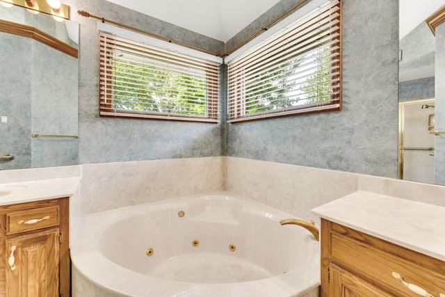 1152 W Woodhaven Street, Springfield, MO 65810