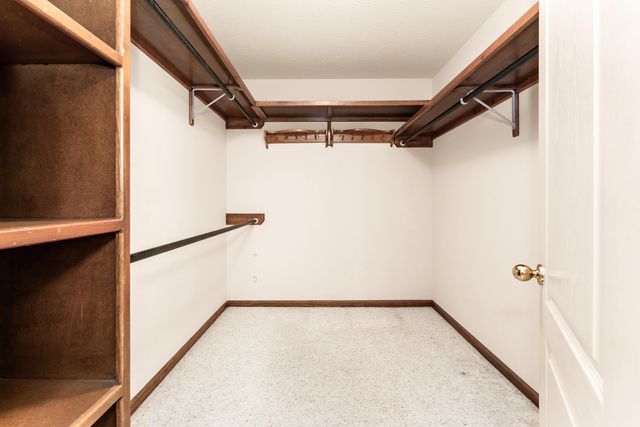 1152 W Woodhaven Street, Springfield, MO 65810