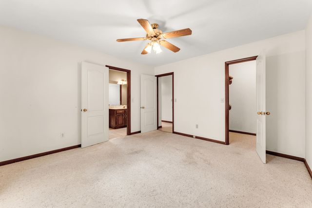 1152 W Woodhaven Street, Springfield, MO 65810