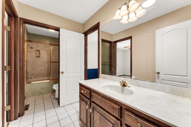 1152 W Woodhaven Street, Springfield, MO 65810