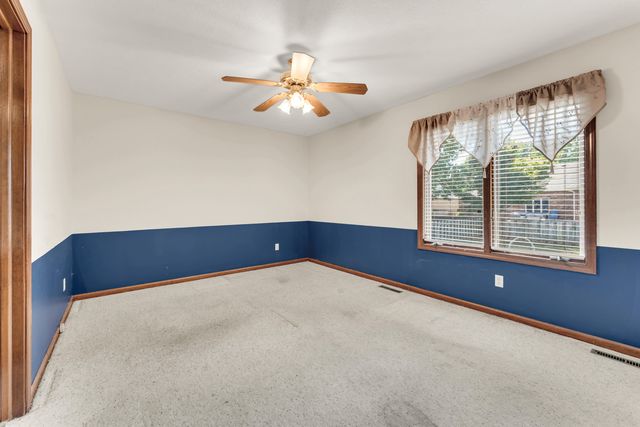 1152 W Woodhaven Street, Springfield, MO 65810