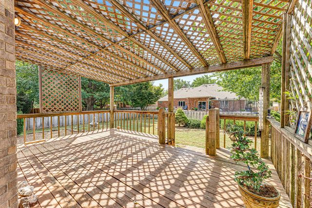 1152 W Woodhaven Street, Springfield, MO 65810