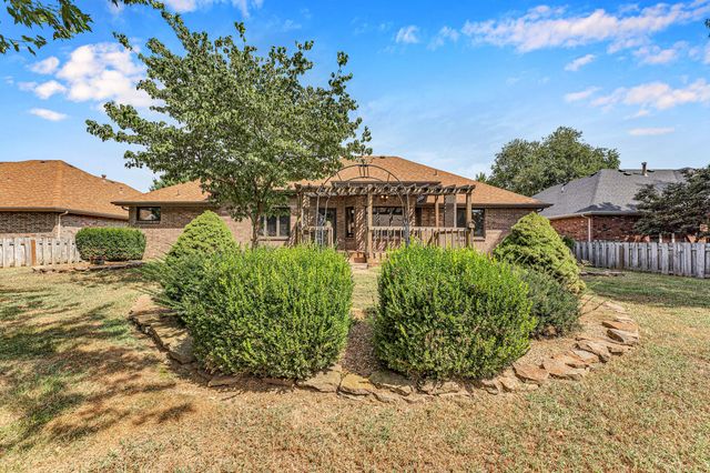 1152 W Woodhaven Street, Springfield, MO 65810