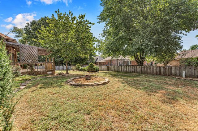 1152 W Woodhaven Street, Springfield, MO 65810