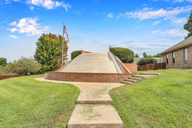 1152 W Woodhaven Street, Springfield, MO 65810