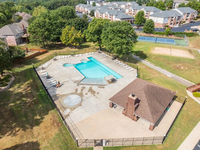 1152 W Woodhaven Street, Springfield, MO 65810