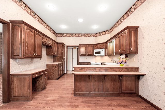 1152 W Woodhaven Street, Springfield, MO 65810