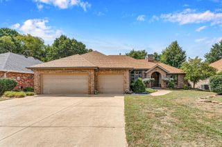 1152 W Woodhaven Street, Springfield, MO 65810