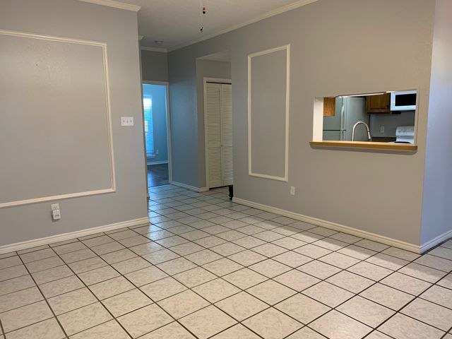 1609 Marsh Lane 110, Carrollton, TX 75006