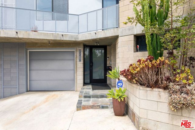 2216 Bancroft Avenue, Los Angeles, CA 90039