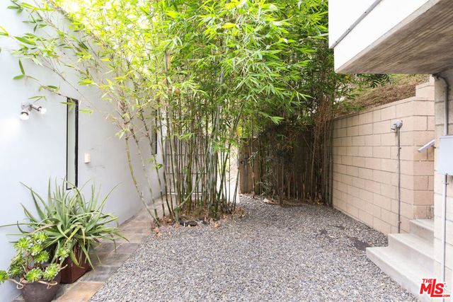 2216 Bancroft Avenue, Los Angeles, CA 90039