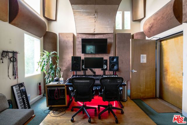 2216 Bancroft Avenue, Los Angeles, CA 90039