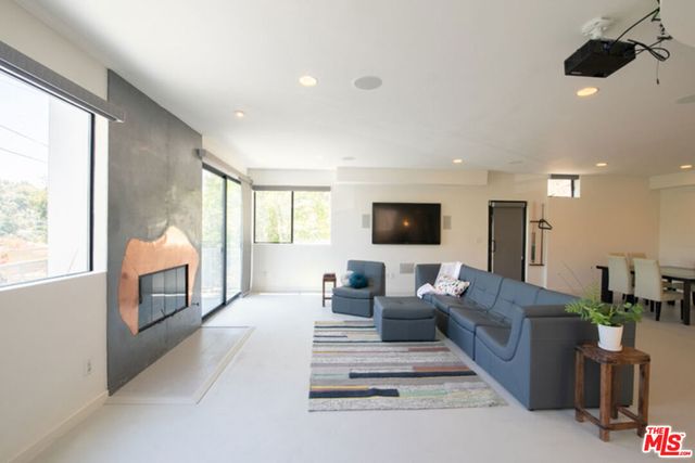 2216 Bancroft Avenue, Los Angeles, CA 90039