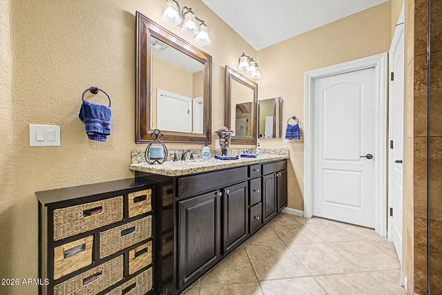 1200 E HORSESHOE Drive, Chandler, AZ 85249