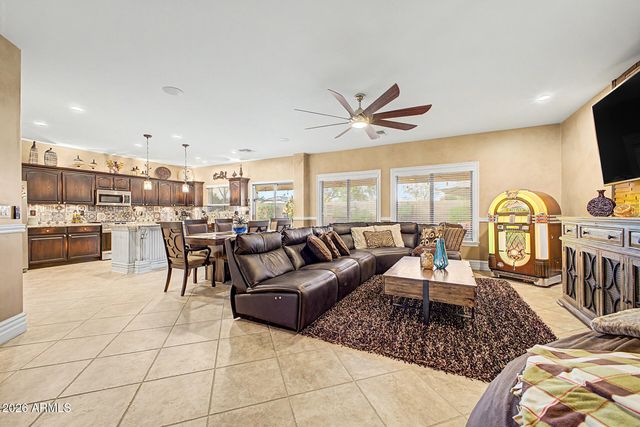 1200 E HORSESHOE Drive, Chandler, AZ 85249