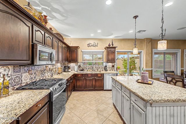 1200 E HORSESHOE Drive, Chandler, AZ 85249