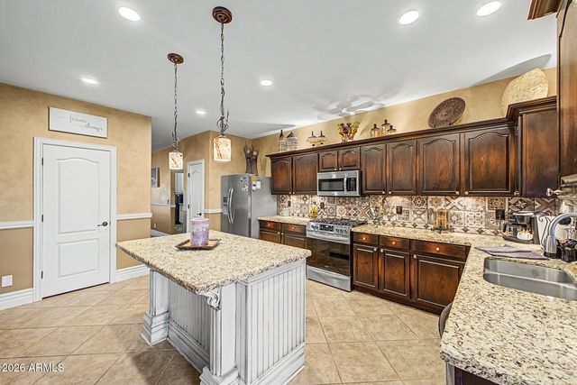 1200 E HORSESHOE Drive, Chandler, AZ 85249