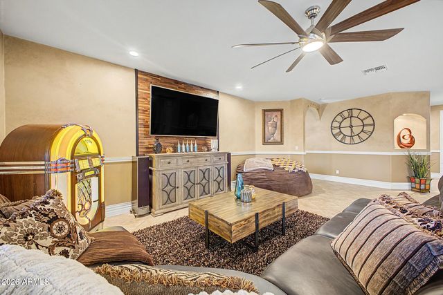 1200 E HORSESHOE Drive, Chandler, AZ 85249