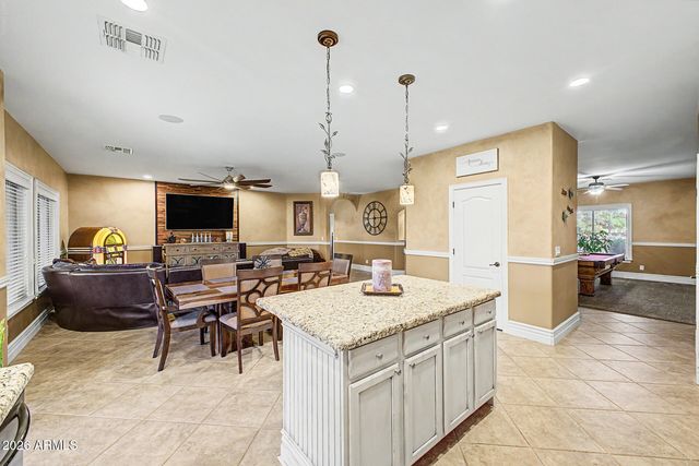 1200 E HORSESHOE Drive, Chandler, AZ 85249