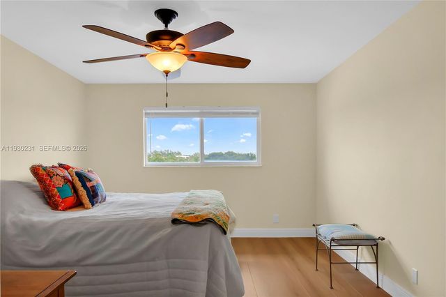 7 Colonial Club Drive 302, Boynton Beach, FL 33435