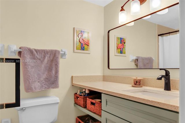 7 Colonial Club Drive 302, Boynton Beach, FL 33435