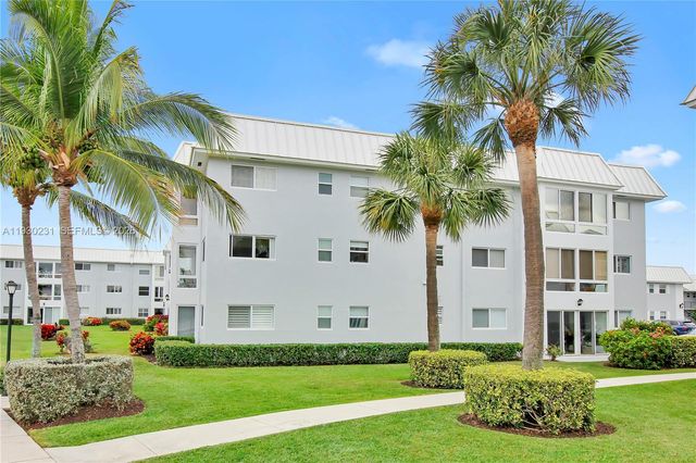 7 Colonial Club Drive 302, Boynton Beach, FL 33435