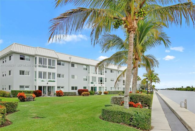 7 Colonial Club Drive 302, Boynton Beach, FL 33435