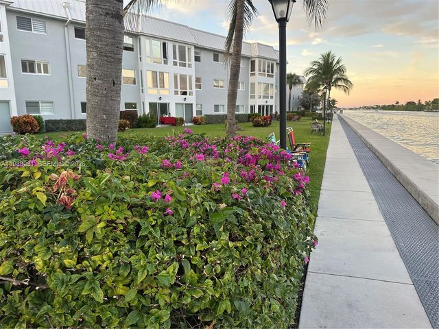 7 Colonial Club Drive 302, Boynton Beach, FL 33435