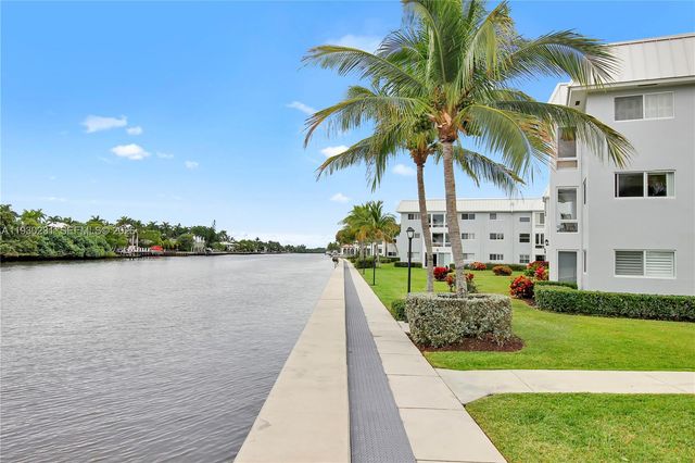 7 Colonial Club Drive 302, Boynton Beach, FL 33435