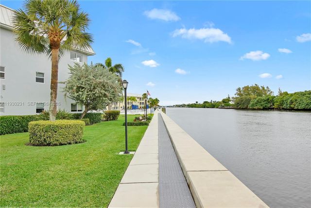 7 Colonial Club Drive 302, Boynton Beach, FL 33435