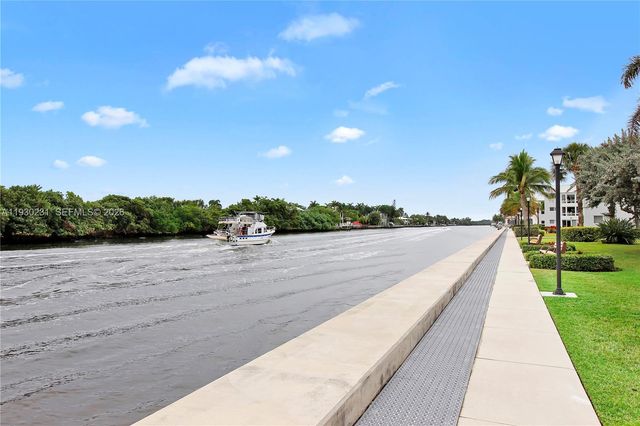 7 Colonial Club Drive 302, Boynton Beach, FL 33435