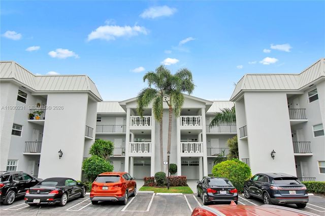 7 Colonial Club Drive 302, Boynton Beach, FL 33435