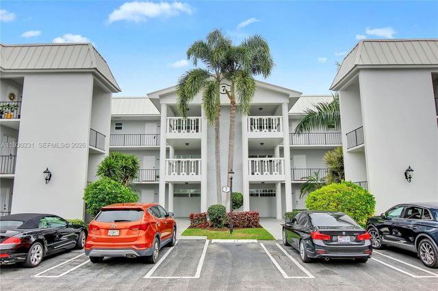 7 Colonial Club Drive 302, Boynton Beach, FL 33435