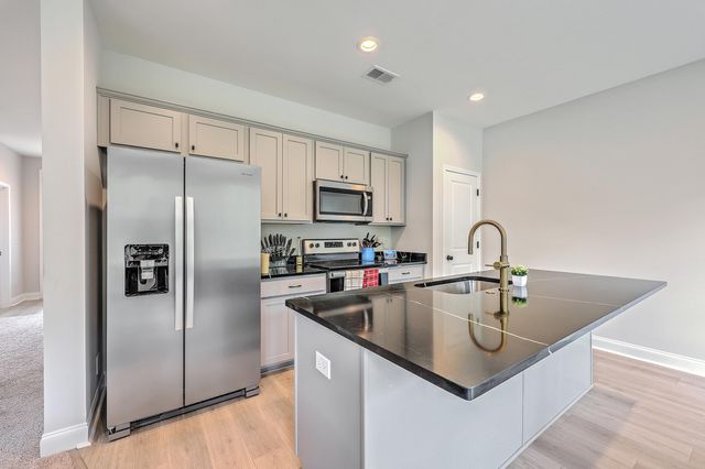 159 Hawthorne Landing Drive, Goose Creek, SC 29445