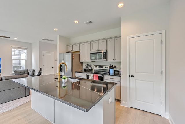 159 Hawthorne Landing Drive, Goose Creek, SC 29445