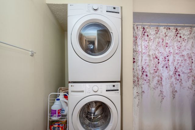 5802 Wonder Woods Drive, Wonder Lake, IL 60097