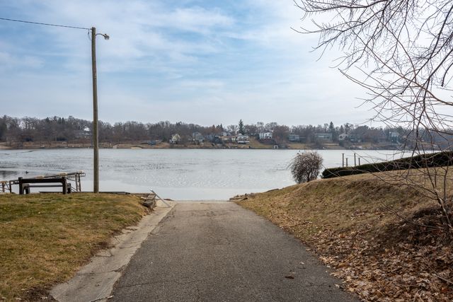 5802 Wonder Woods Drive, Wonder Lake, IL 60097