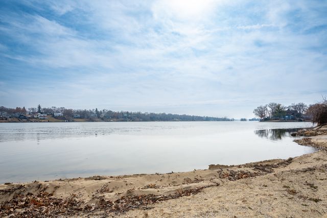 5802 Wonder Woods Drive, Wonder Lake, IL 60097