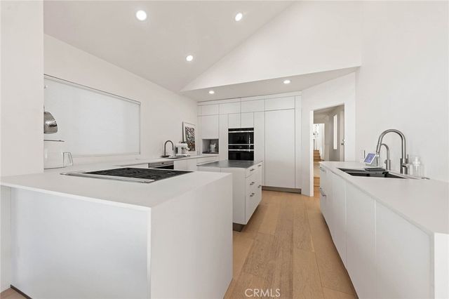 411 Woodcliffe, Pasadena, CA 91105