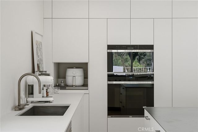 411 Woodcliffe, Pasadena, CA 91105