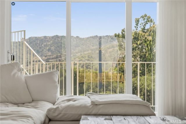 411 Woodcliffe, Pasadena, CA 91105