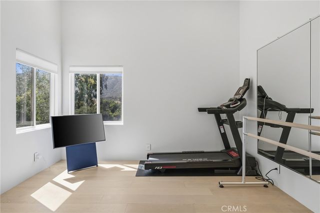 411 Woodcliffe, Pasadena, CA 91105