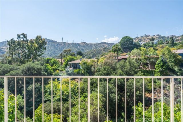 411 Woodcliffe, Pasadena, CA 91105