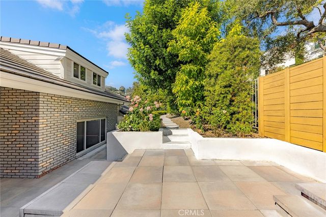 411 Woodcliffe, Pasadena, CA 91105