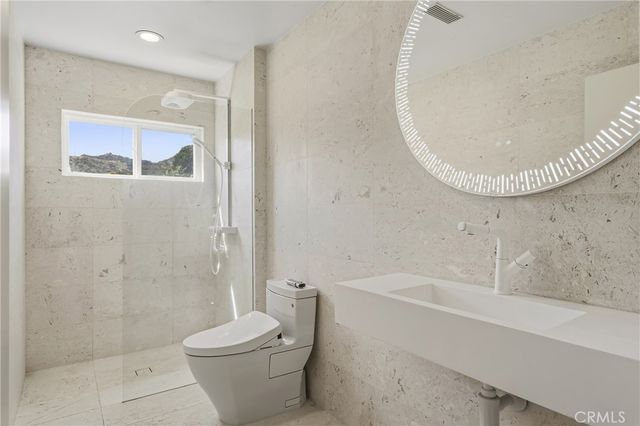 411 Woodcliffe, Pasadena, CA 91105