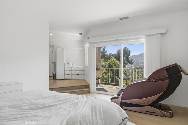 411 Woodcliffe, Pasadena, CA 91105