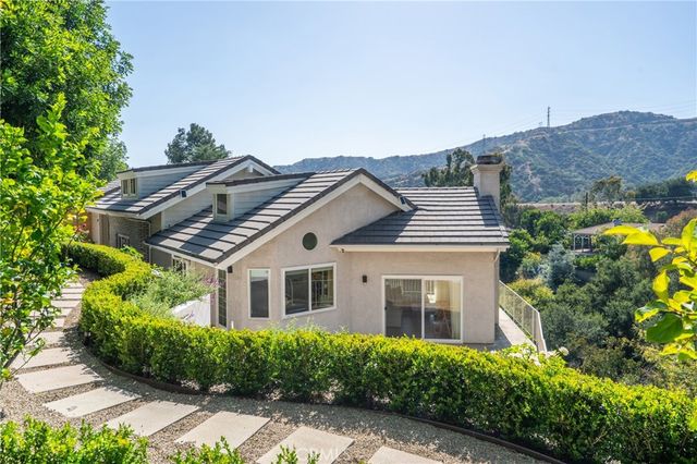 411 Woodcliffe, Pasadena, CA 91105